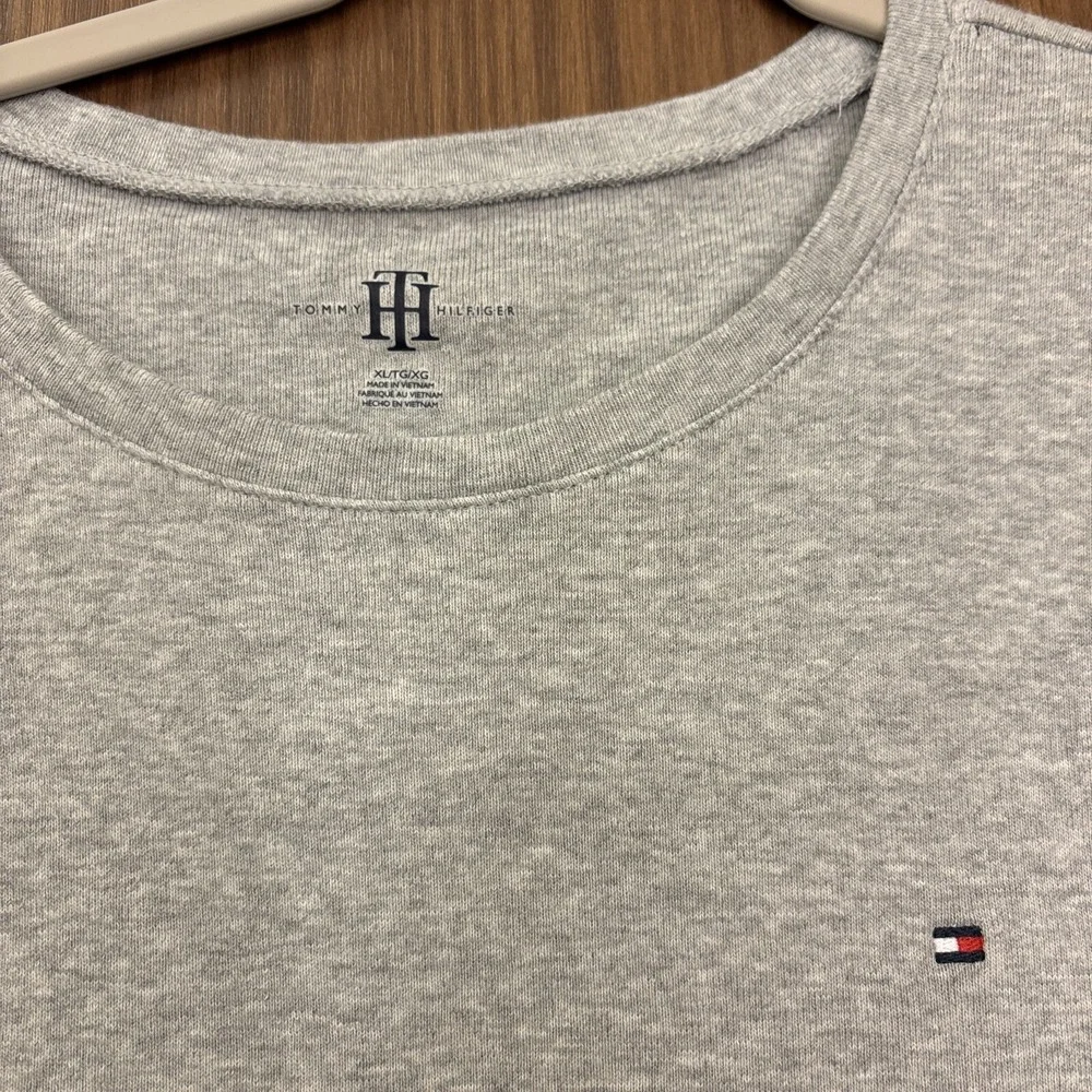 Lot Of 3 Tommy Hilfiger Long Sleeve Woman's Shirts Gray Navy Size XL - Picture 6 of 10